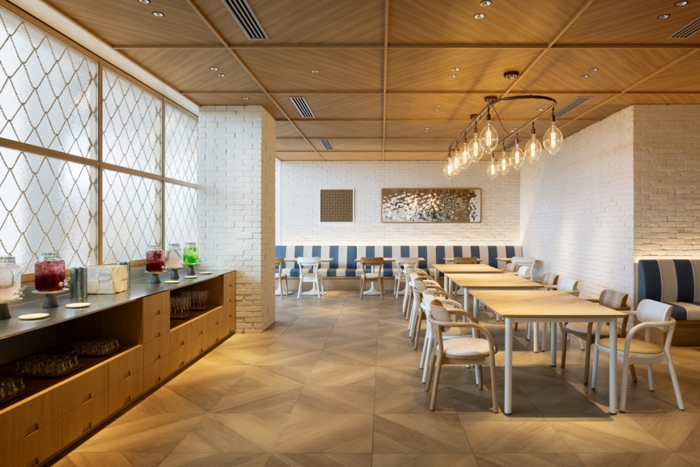 05_OMO5hakodatebyhosinoresorts_guestroom_hokkaido_hakodate_hoshinoresorts_hotel_guestroom_buffetrestaurant_restaurant_cafe_bar.jpg