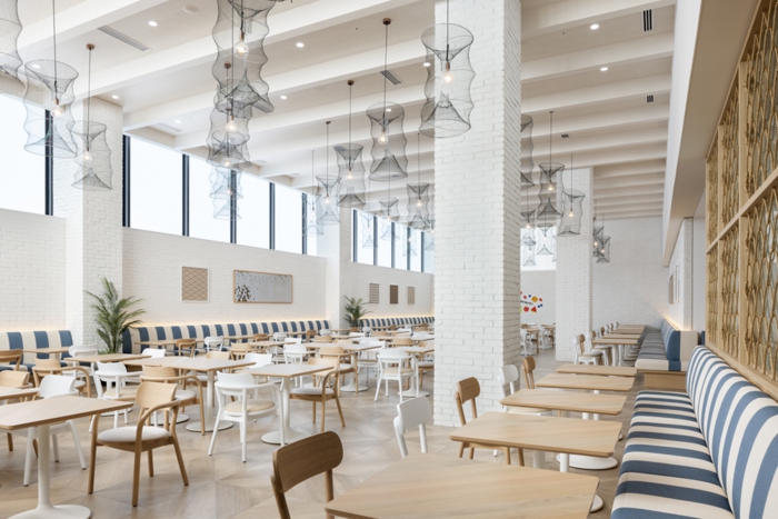 11_OMO5hakodatebyhosinoresorts_guestroom_hokkaido_hakodate_hoshinoresorts_hotel_guestroom_buffetrestaurant_restaurant_cafe_bar.jpg